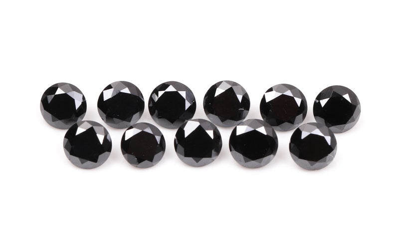 2.6 MM to 3.0 MM Enhanced Black Round Brilliant Cut Diamonds - Minimal Carbon