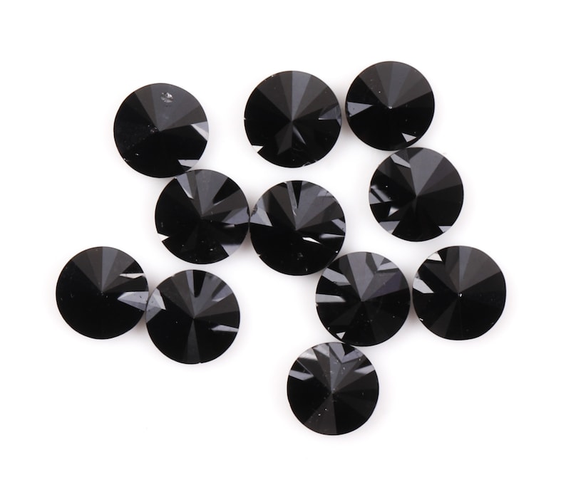 4.6 MM to 5.0 MM Enhanced Black Round Brilliant Cut Diamonds - Minimal Carbon