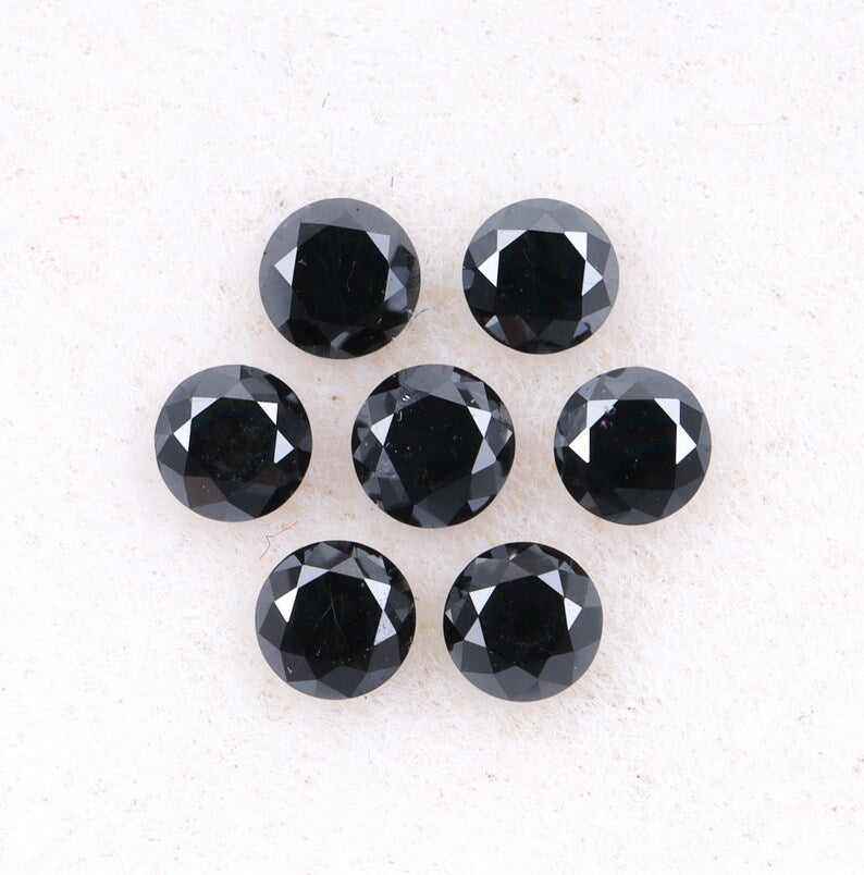 3.1 MM to 3.5 MM Enhanced Black Round Brilliant Cut Diamonds - Minimal Carbon