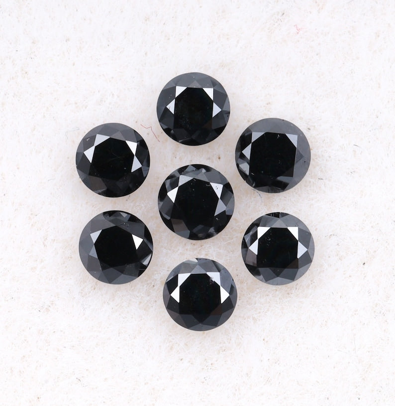 3.1 MM to 3.5 MM Enhanced Black Round Brilliant Cut Diamonds - Minimal Carbon