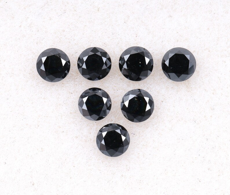 3.1 MM to 3.5 MM Enhanced Black Round Brilliant Cut Diamonds - Minimal Carbon