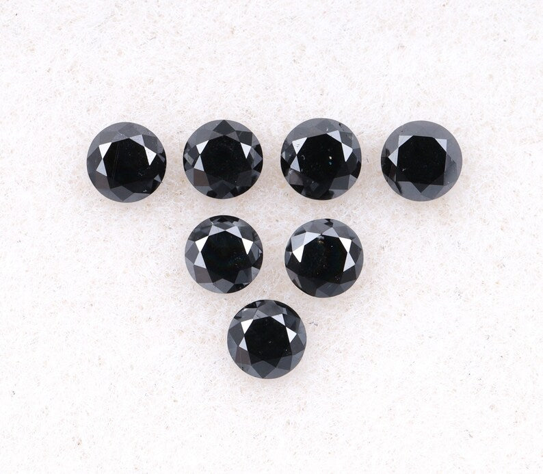 3.1 MM to 3.5 MM Enhanced Black Round Brilliant Cut Diamonds - Minimal Carbon