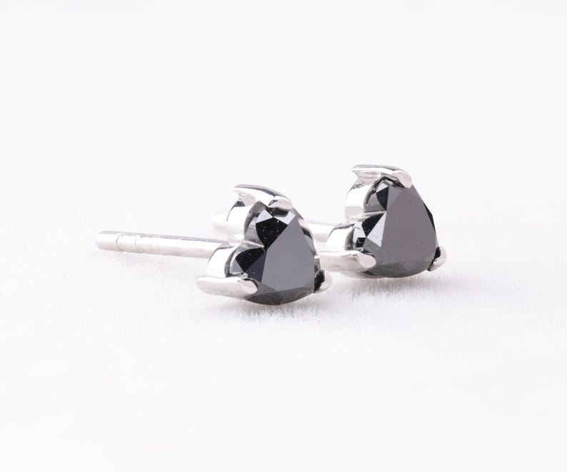 Heart-Shaped Black Gemstone Stud Earrings for Women