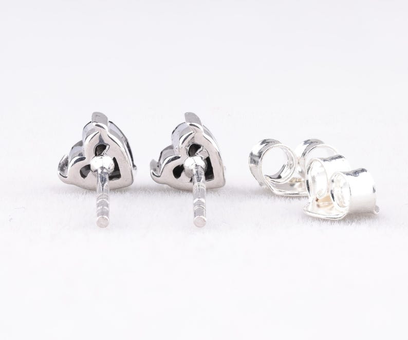 Heart-Shaped Black Gemstone Stud Earrings for Women