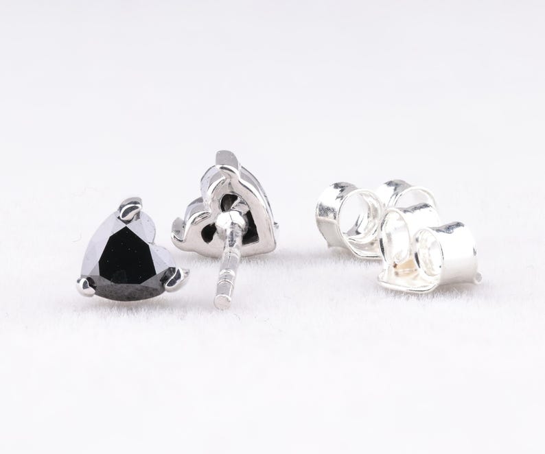 Heart-Shaped Black Gemstone Stud Earrings for Women
