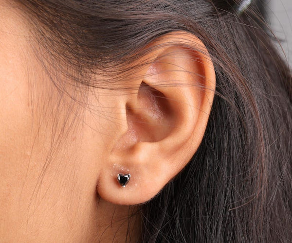 Heart-Shaped Black Gemstone Stud Earrings for Women