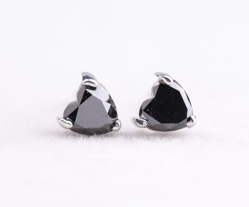 Heart-Shaped Black Gemstone Stud Earrings for Women