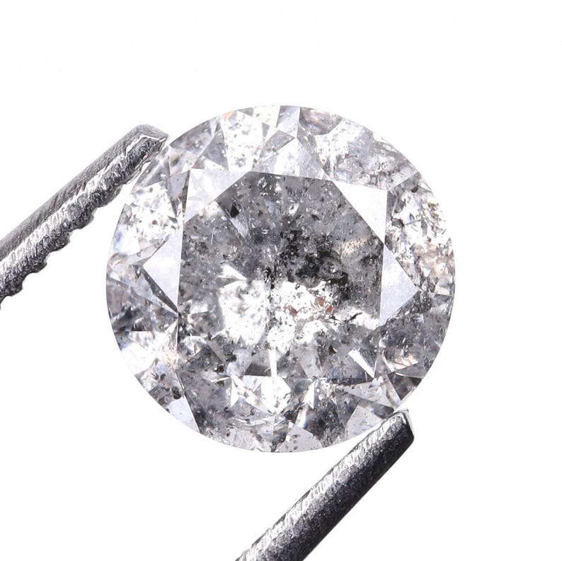 Round Brilliant Cut Diamond - Minimal Carbon