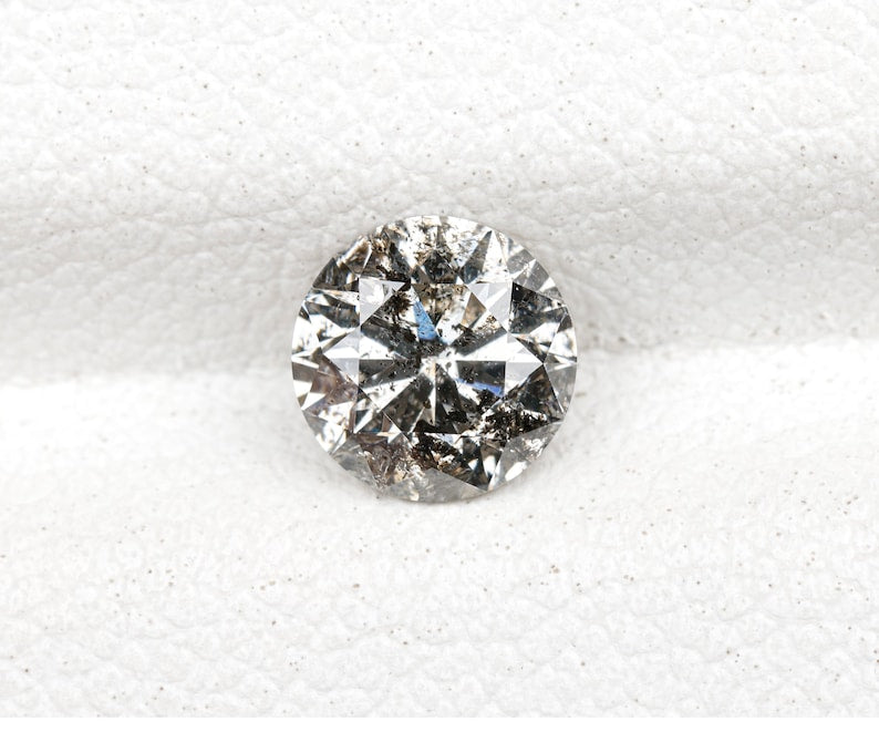 round brilliant cut diamond -01