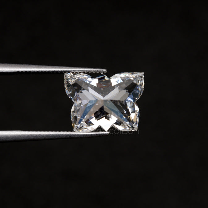 3.57 CT, 10.5 X 7.6 MM | Lab Grown Diamond | Brilliant Butterfly Diamond - Minimal Carbon