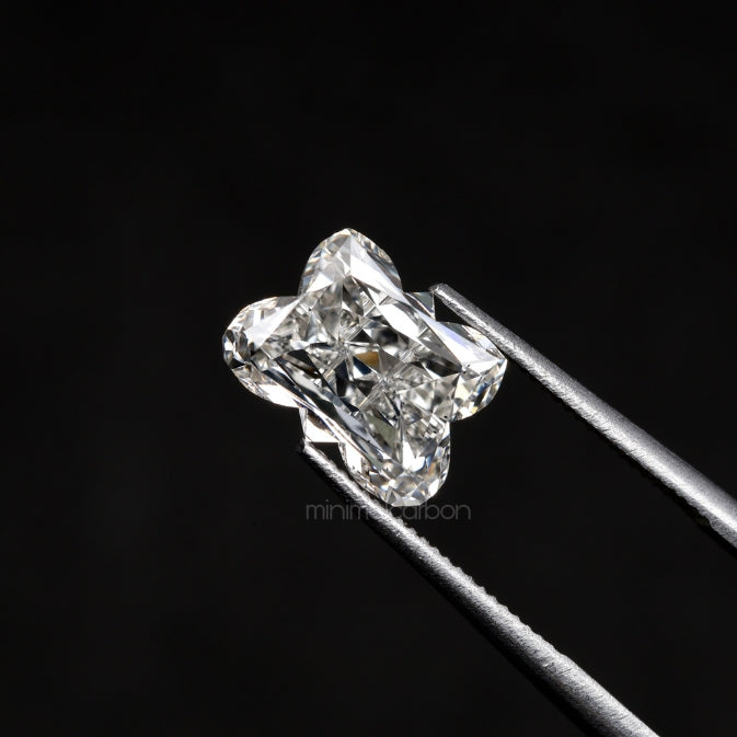 2.01 CT, 8.7 X 6.4 MM | Lab Grown Diamond | Butterfly Diamond - Minimal Carbon