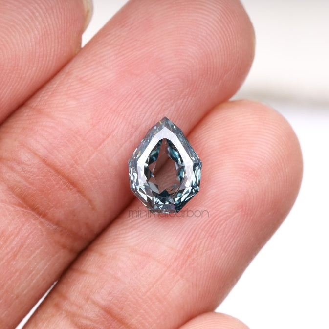 2.12 CT, 9.5 X 7.2 MM | Lab Grown Diamond | Shield Cut Diamond - Minimal Carbon