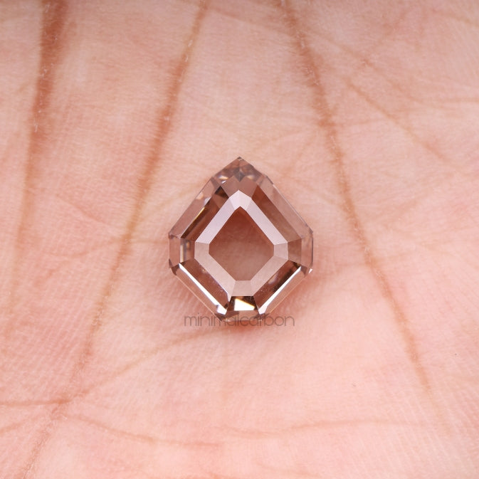 3.01 CT, 10.0 X 8.7 MM | Lab Grown Diamond | Shield Cut Diamond - Minimal Carbon