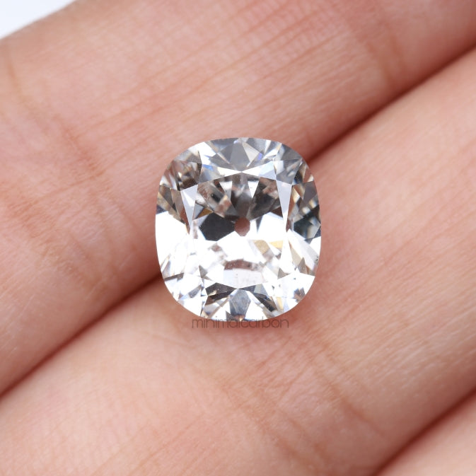 4.08 CT, 9.8 X 8.8 MM | Lab Grown Diamond | Cushion Cut Diamond - Minimal Carbon