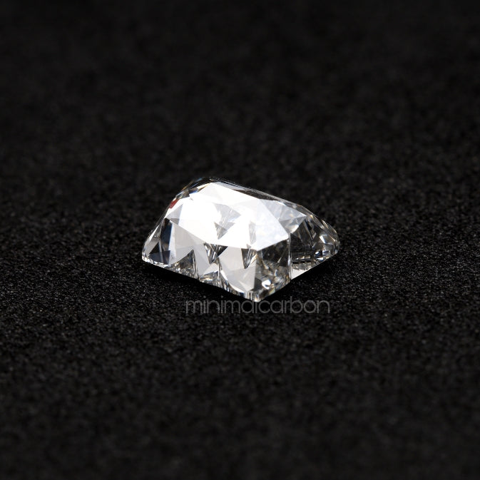 2.01 CT, 8.7 X 6.4 MM | Lab Grown Diamond | Butterfly Diamond - Minimal Carbon