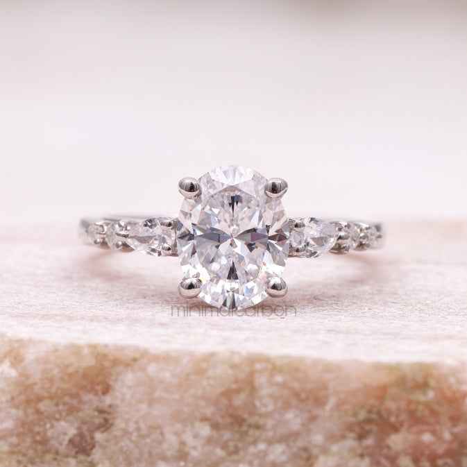 Oval Diamond Ring Engagement Ring - Minimal Carbon