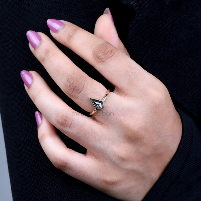 Kite Salt And Pepper Diamond Ring - Minimal Carbon