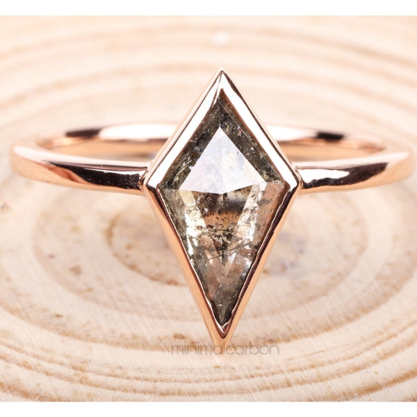 Kite Salt And Pepper Diamond Ring - Minimal Carbon