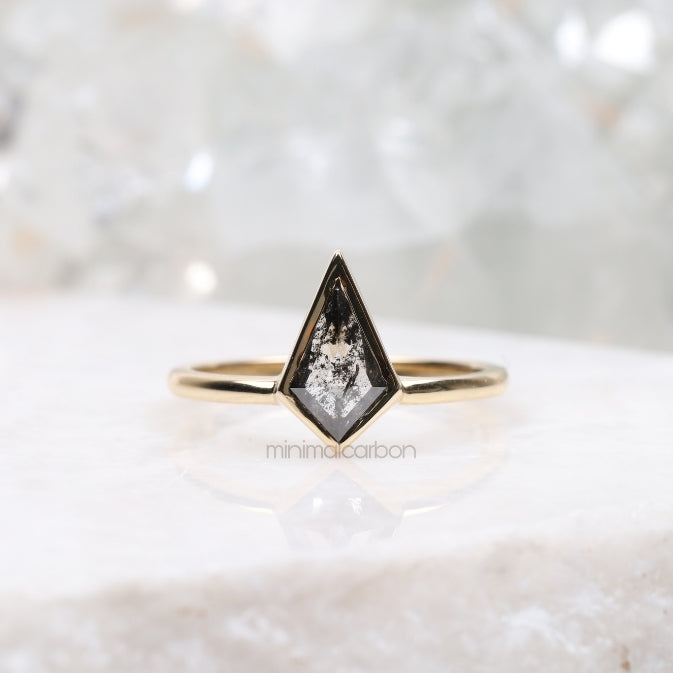 Kite Salt And Pepper Diamond Ring - Minimal Carbon