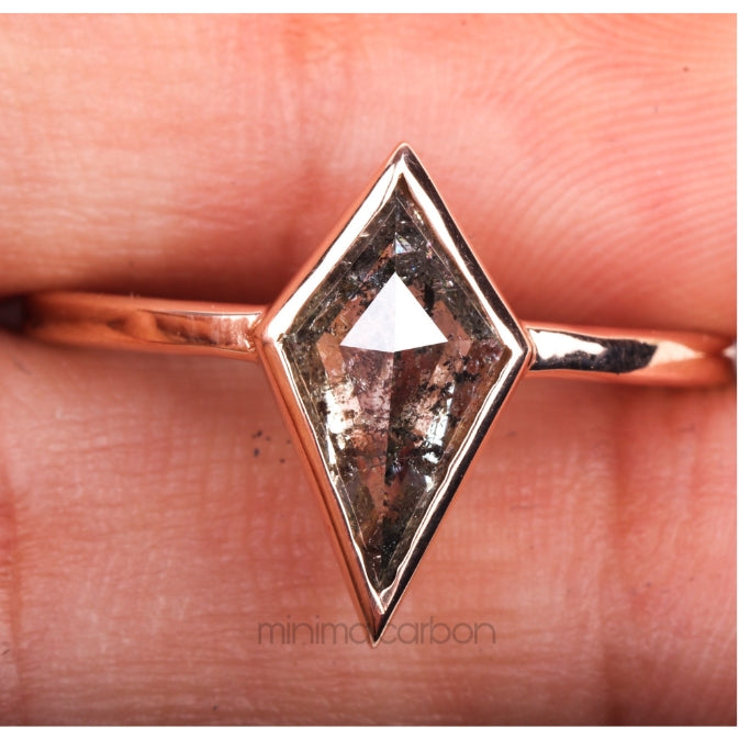 Kite Salt And Pepper Diamond Ring - Minimal Carbon