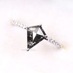 Load image into Gallery viewer, Kite Salt And Pepper Diamond Ring
