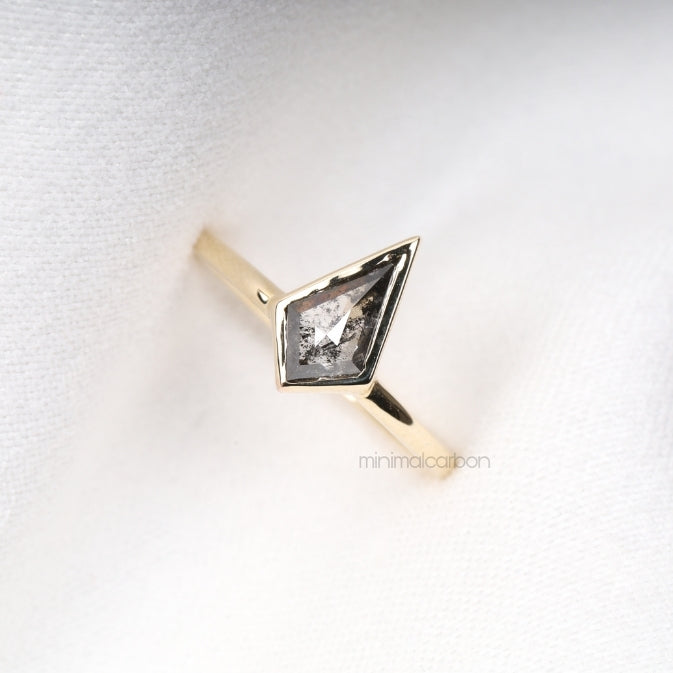 Kite Salt And Pepper Diamond Ring - Minimal Carbon
