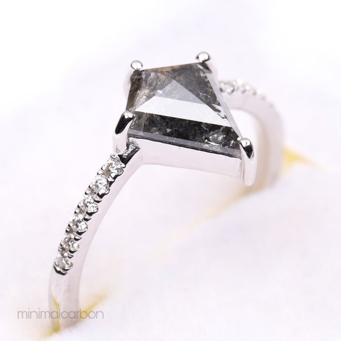 Kite Salt And Pepper Diamond Ring - Minimal Carbon