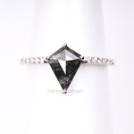 Load image into Gallery viewer, Kite Salt And Pepper Diamond Ring
