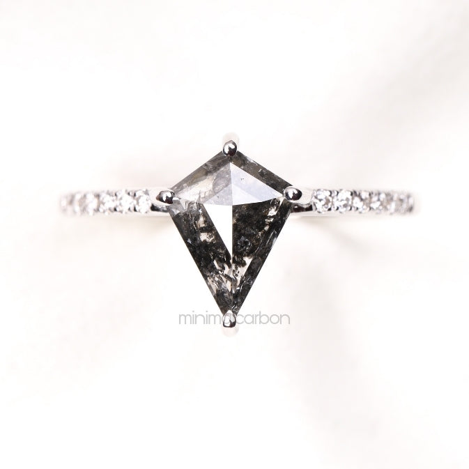 Kite Salt And Pepper Diamond Ring - Minimal Carbon