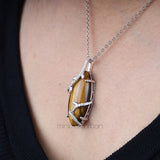 Tiger Eye Pendant - Minimal Carbon